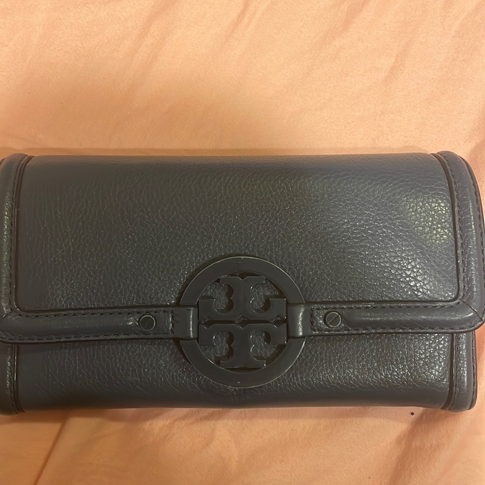 Lightly used Tory Burch leather wallet - Bluestone